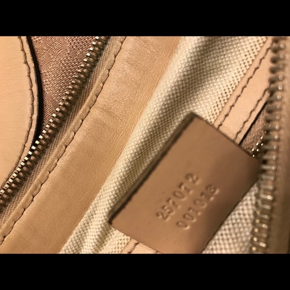 Lovely and Luxurious Vintage GUCCI Crossbody Bag - Picture 6 of 8